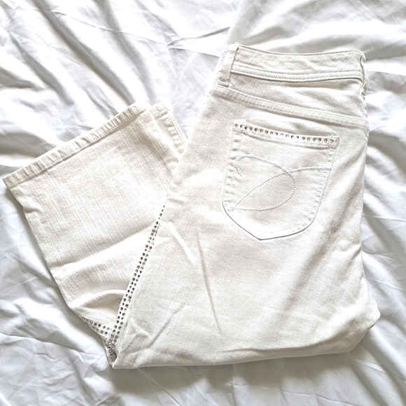 Chico's | White rhinestone details women's Capri jeans size 1 - Picture 2 of 14